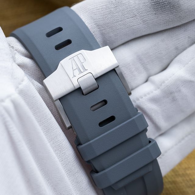 Audemars Piguet Royal Oak Offshore 15720ST.OO.A009CA.01 Image 3